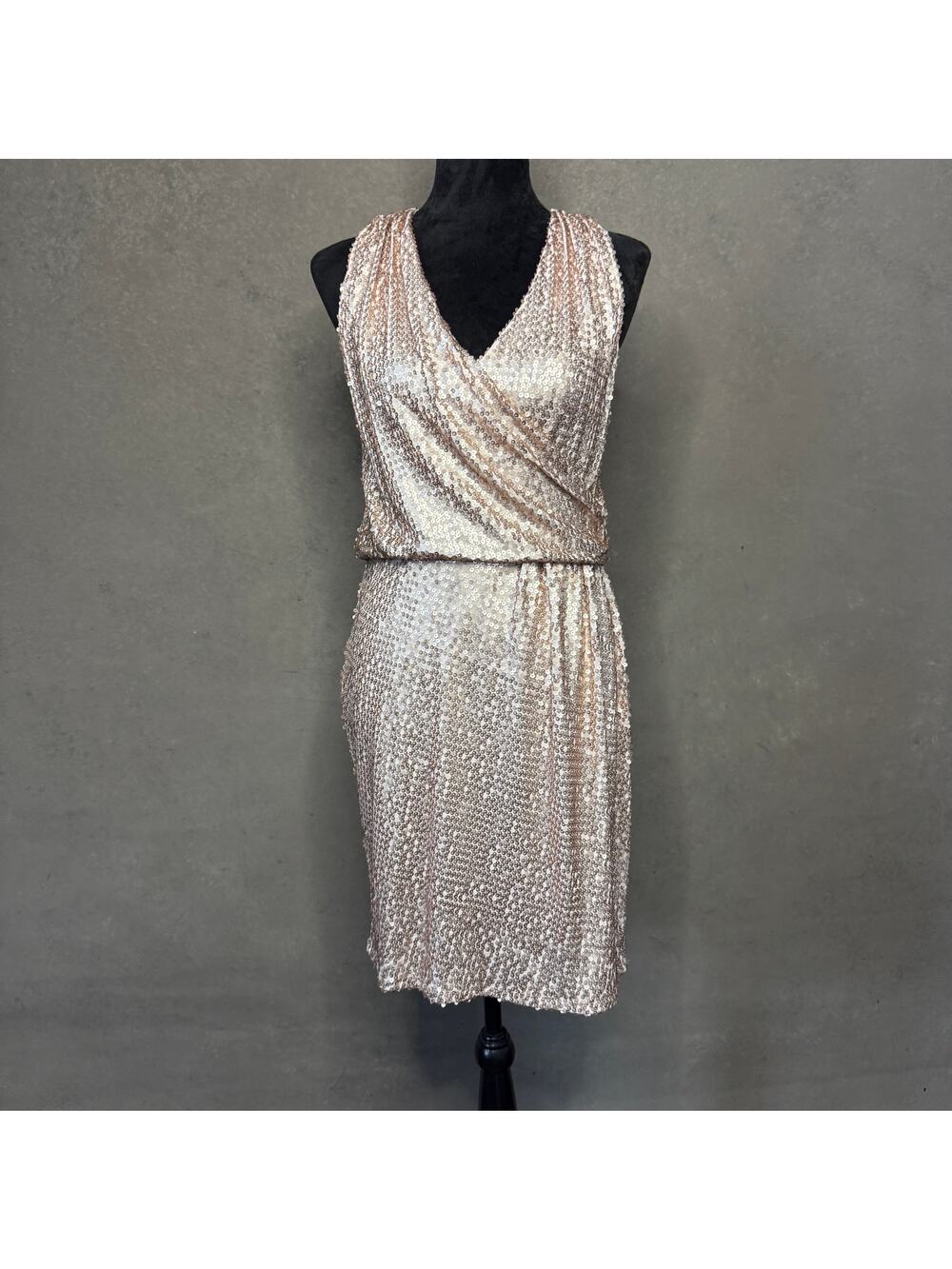 One by Eight Gold Sequin Cocktail Party Dress Sleeveless V Neck Size 6